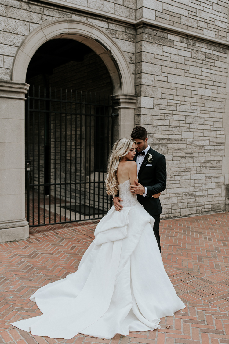 monique lhuillier windsor wedding dress